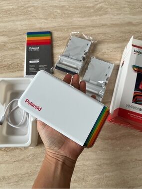 Polaroid Hi-Print Gen 2 Pocket Photo Printer! Basically like new!